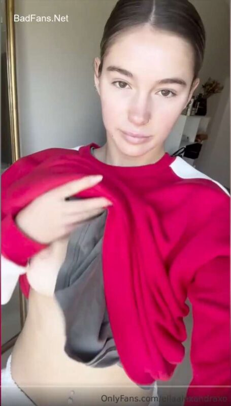 Ella Alexandra Teasing her Tits in the Morning - Thumbnail 11